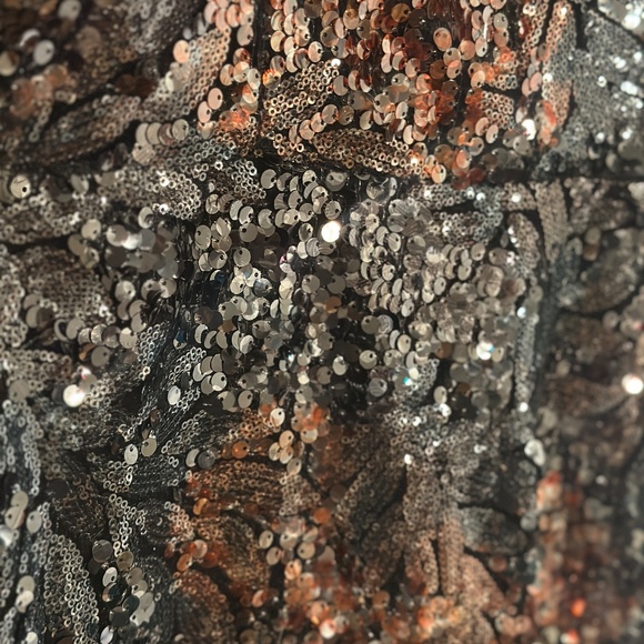 Beautiful Evening/Event Gown - Picture 8 of 10